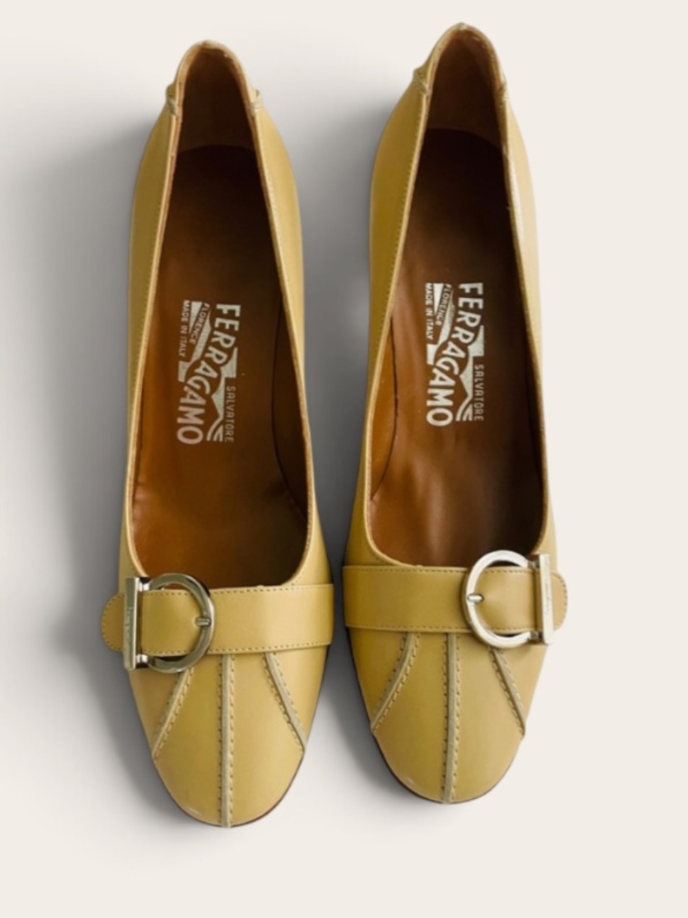 SALVATORE FERRAGAMO Shoes Size 6B